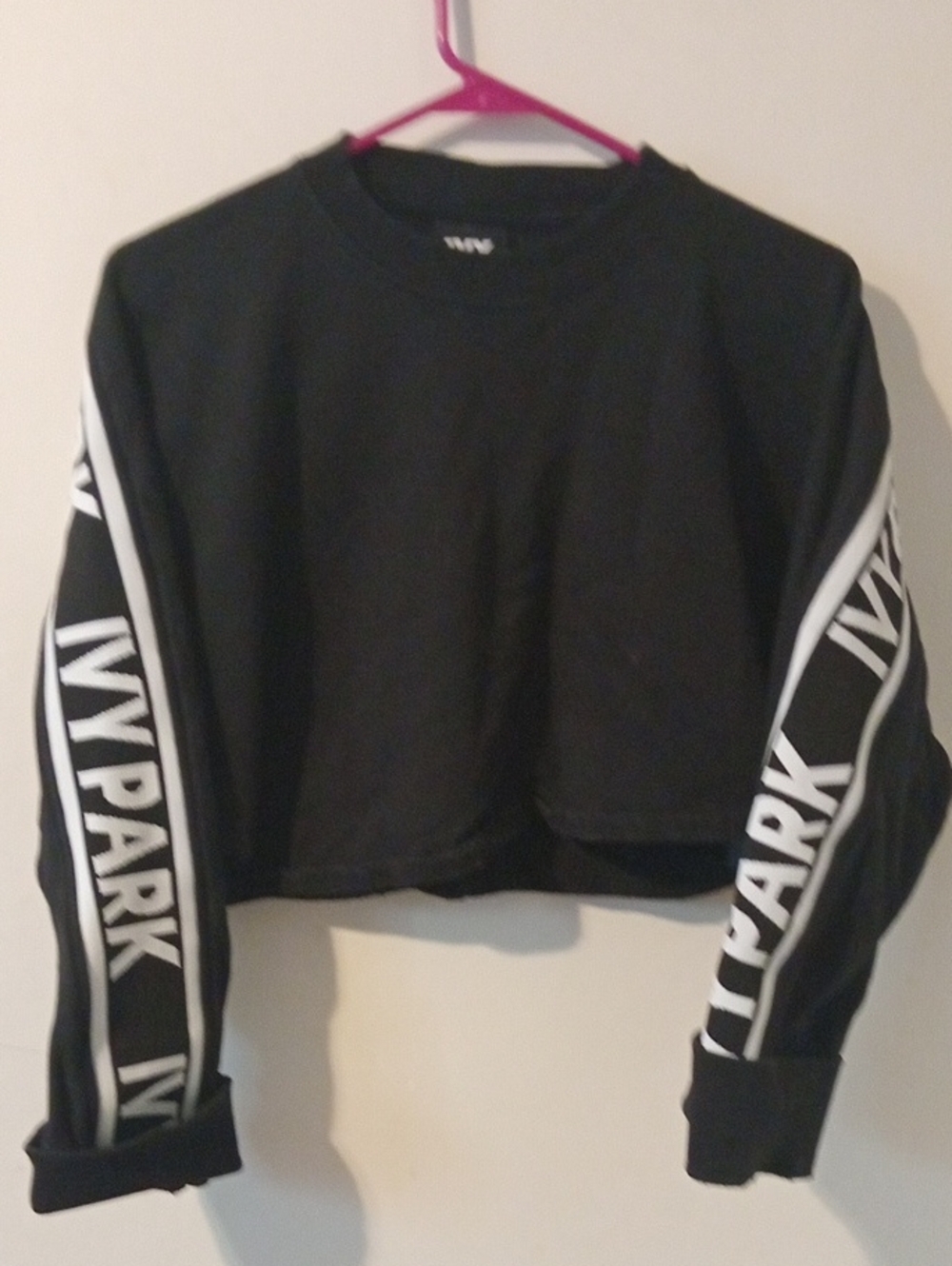 IVY PARK Black Cropped Logo Sleeve Sweatshirt
